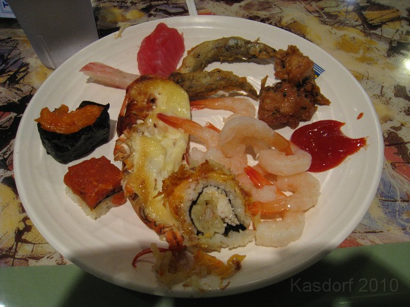 Disneyland 2010 HM Expo 0355.JPG - Lobster, shrimp, sushi, sashimi and smelt. Then back to hotel and to bed.
